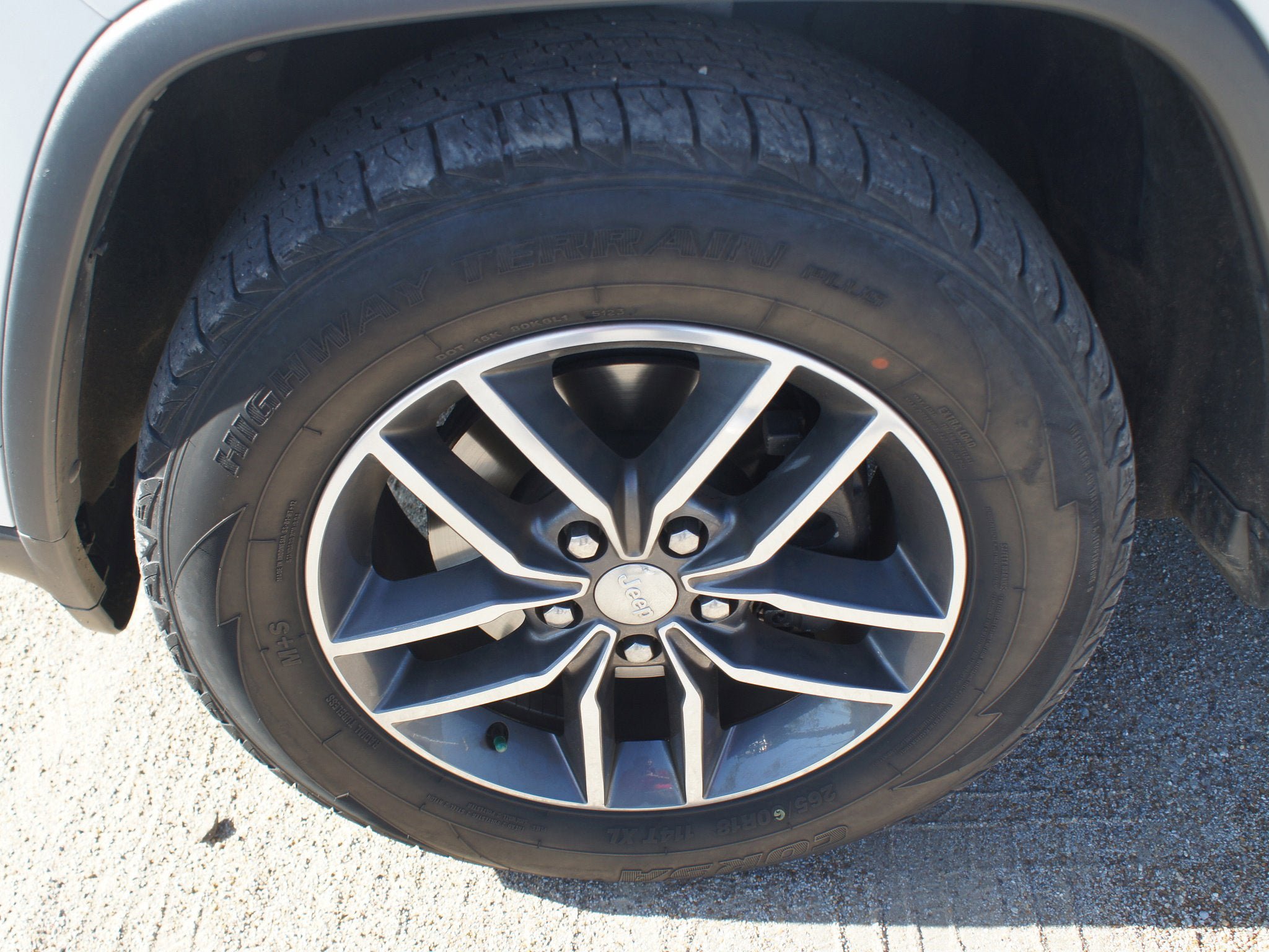 Used 2018 Jeep Grand Cherokee Limited image 20
