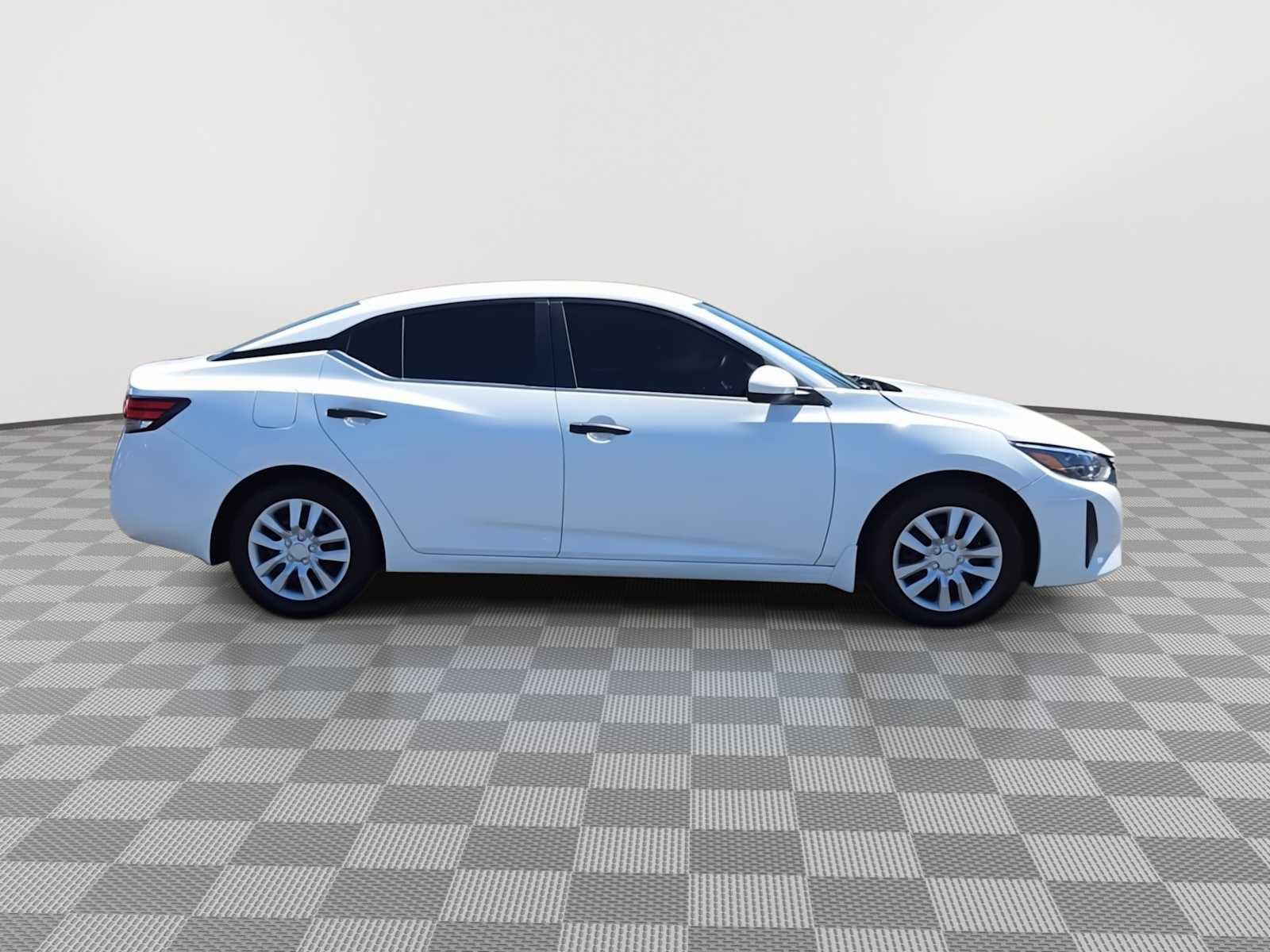 Used 2025 Nissan Sentra S FWD image 9