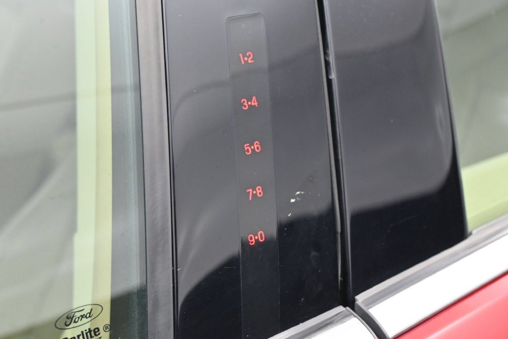 Used 2013 Ford Taurus SEL FWD image 9