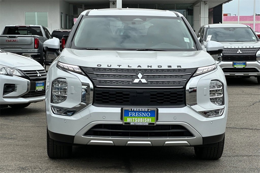 New 2025 Mitsubishi Outlander SE image 10