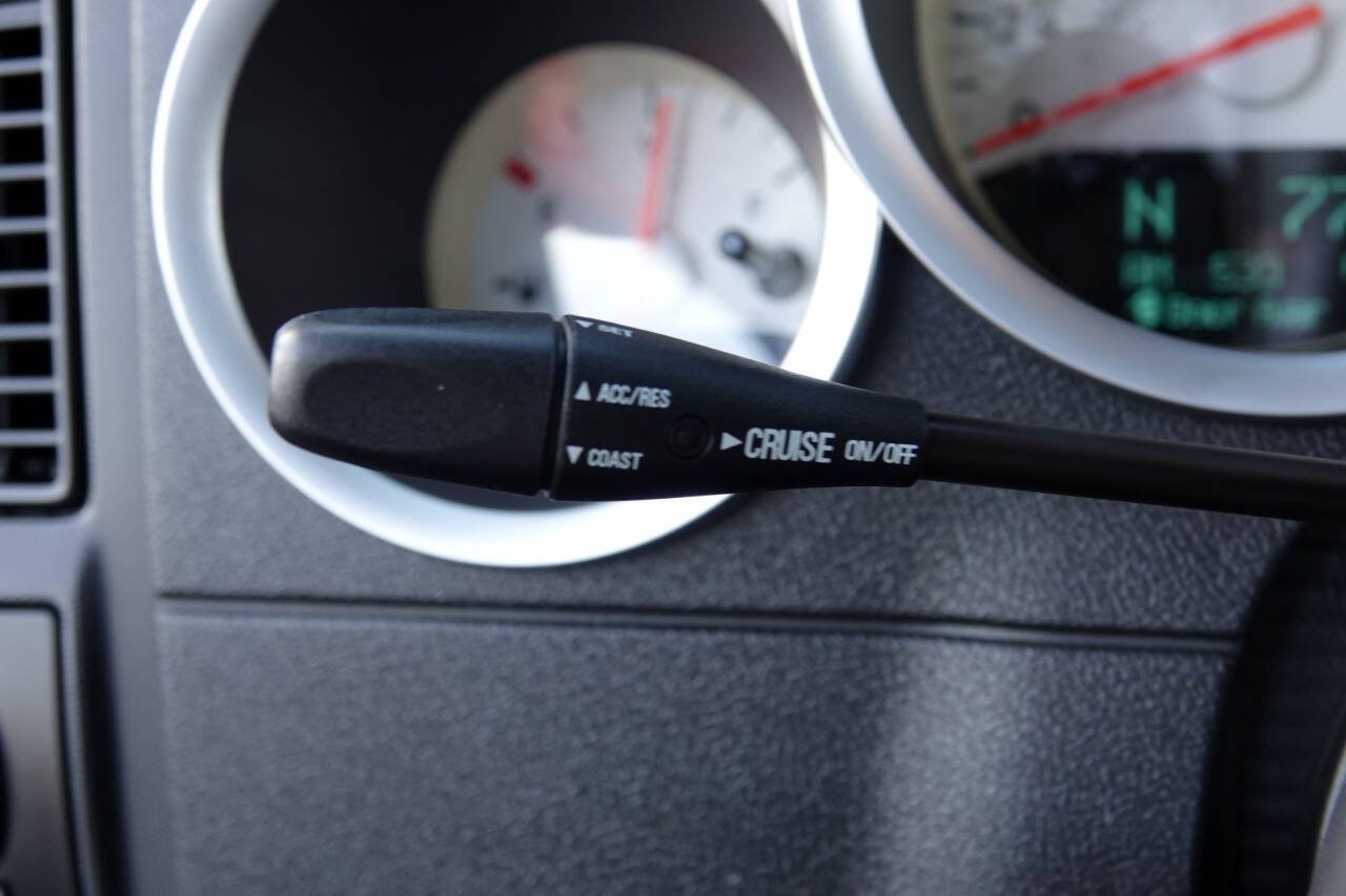 Used 2006 Dodge Magnum R/T w/ Convenience Group II RWD image 86