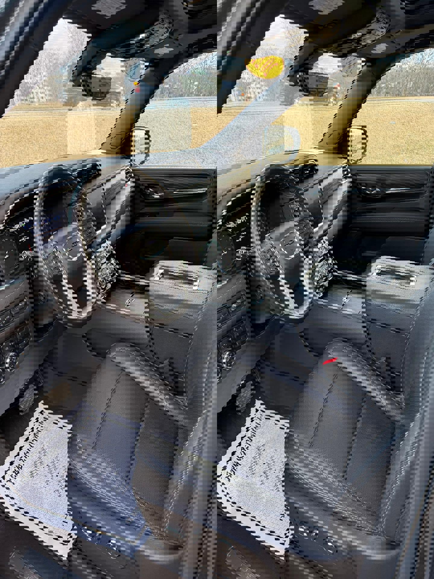 Used 2021 GMC Yukon XL Denali w/ Denali Ultimate Package image 3