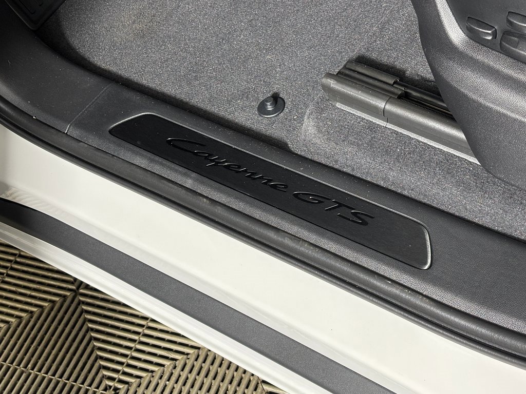 New 2026 Porsche Cayenne GTS image 19