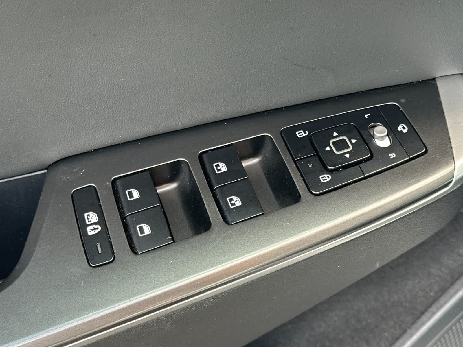 Used 2023 Kia EV6 Light RWD image 14