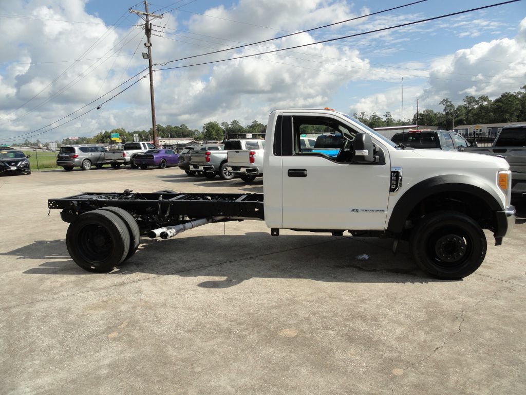 Used 2017 Ford F550 2WD Regular Cab Super Duty image 5
