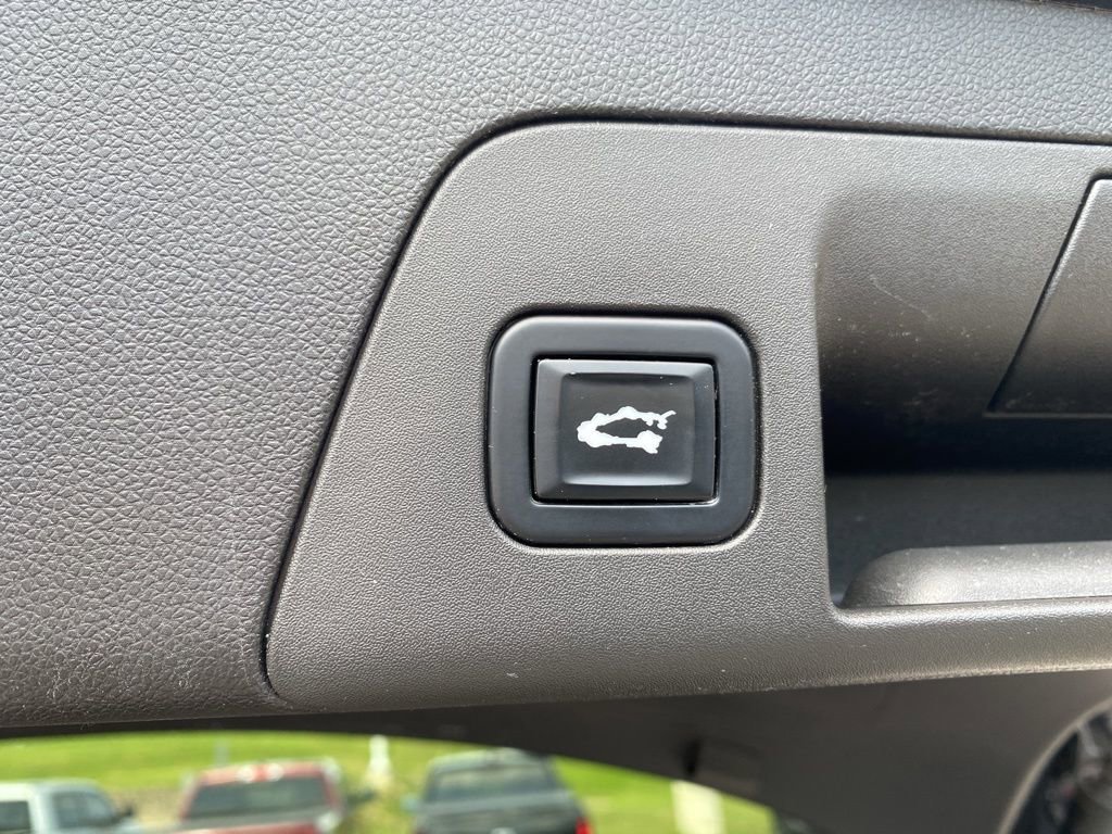 Used 2021 Buick Envision Essence w/ Technology Package I AWD/4WD image 20