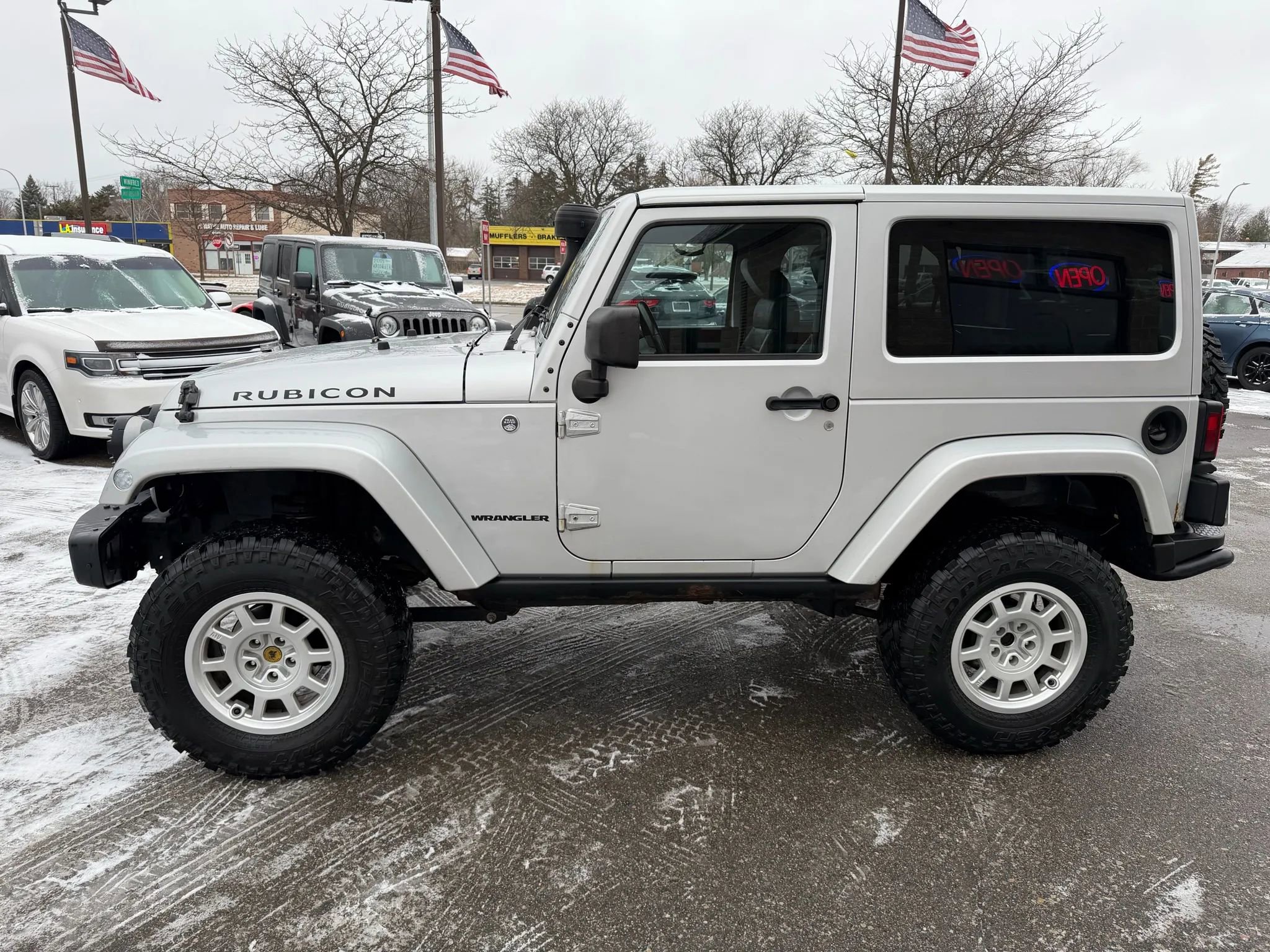 Used 2012 Jeep Wrangler Rubicon w/ PWR Convenience Group image 2