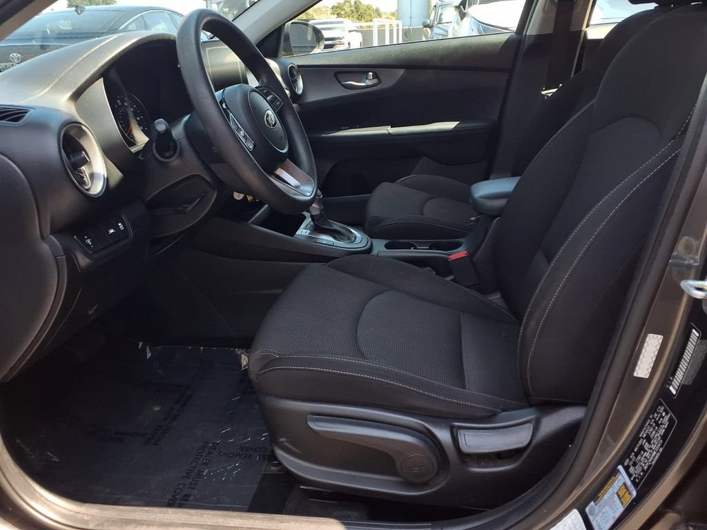 Used 2021 Kia Forte LXS FWD image 17