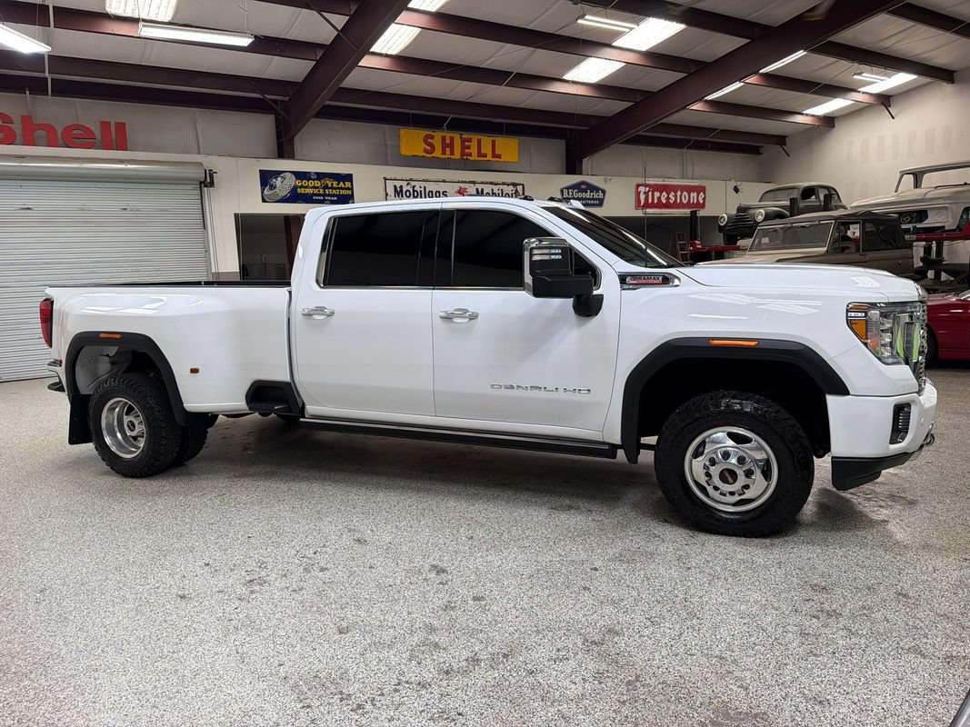 Used 2023 GMC Sierra 3500 Denali AWD/4WD image 10