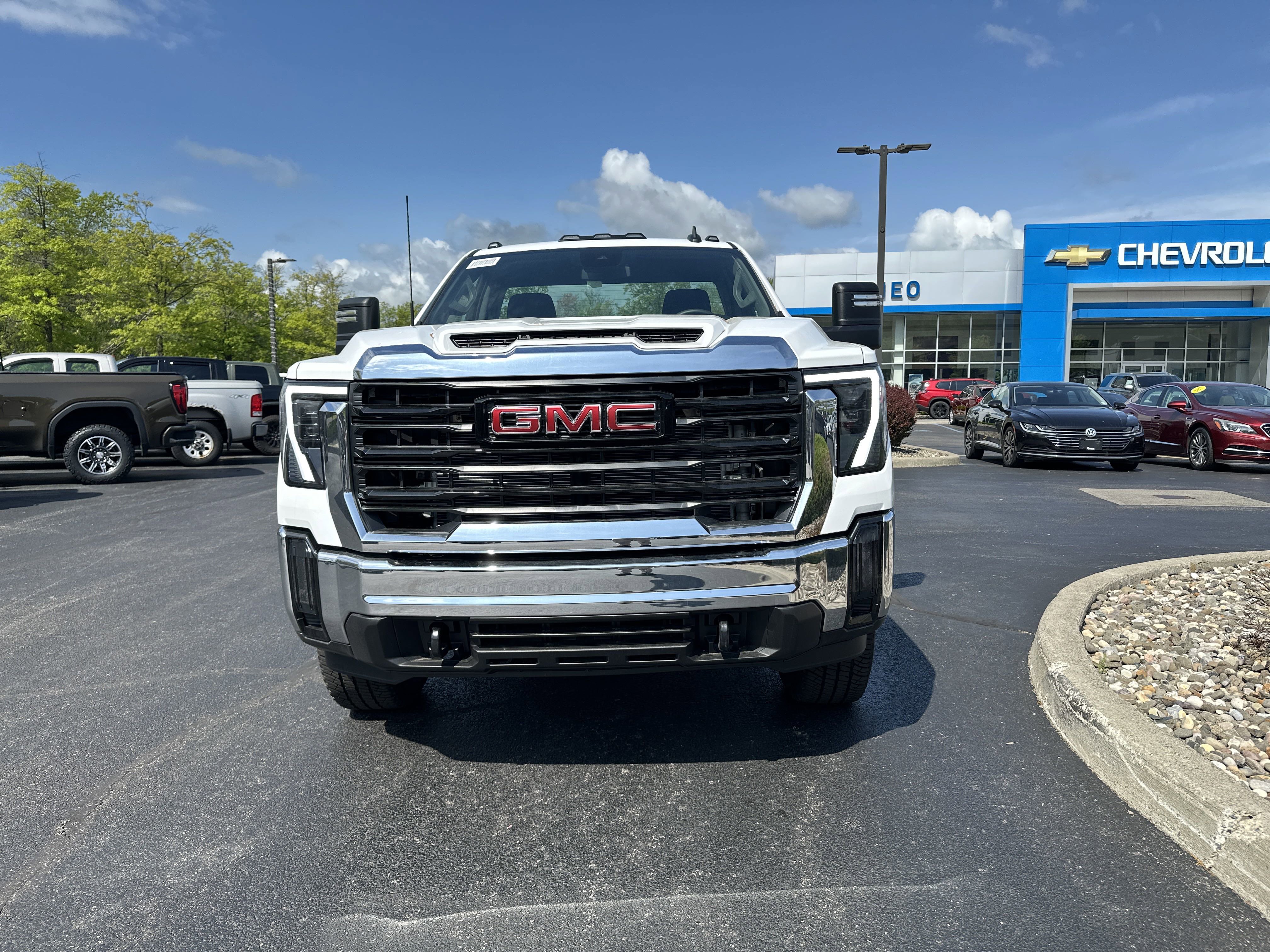 New 2025 GMC Sierra 2500 Pro image 2