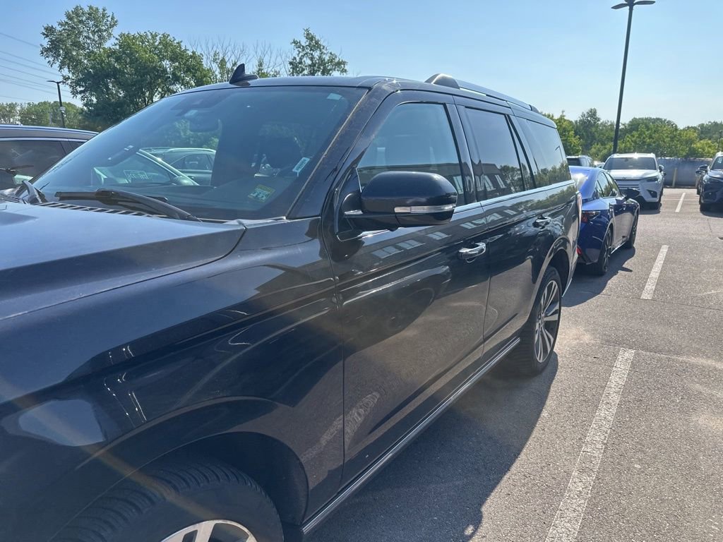 Used 2020 Ford Expedition Limited w/ Equipment Group 302A AWD/4WD image 5