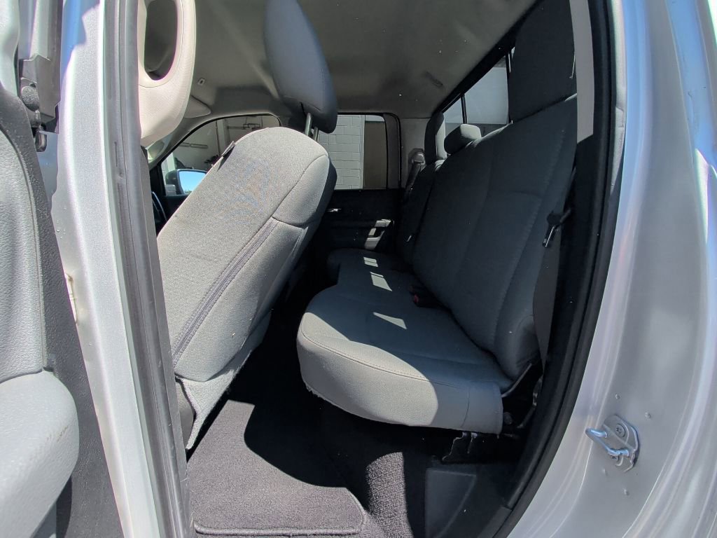 Used 2018 RAM 1500 Classic SLT AWD/4WD image 11