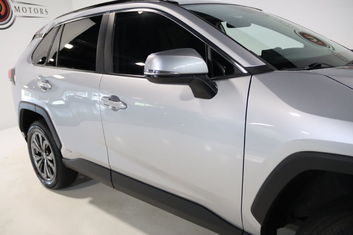 Used 2022 Toyota RAV4 XLE Premium AWD/4WD image 8