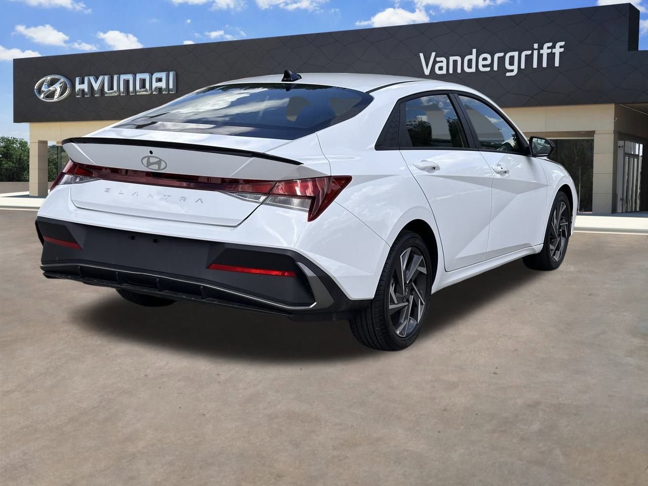 Certified 2025 Hyundai Elantra Sport w/ Cargo Package image 9
