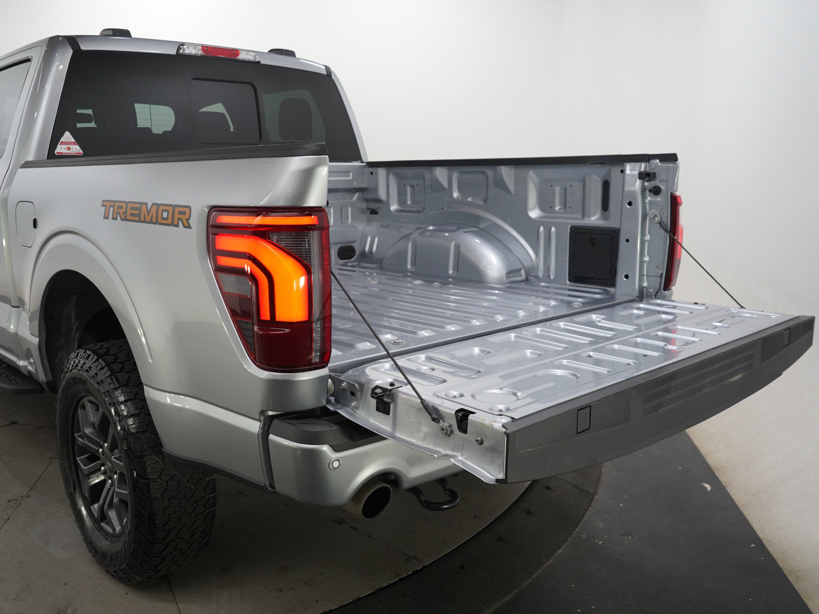 Used 2024 Ford F150 Tremor w/ Tow/Haul Package AWD/4WD image 19