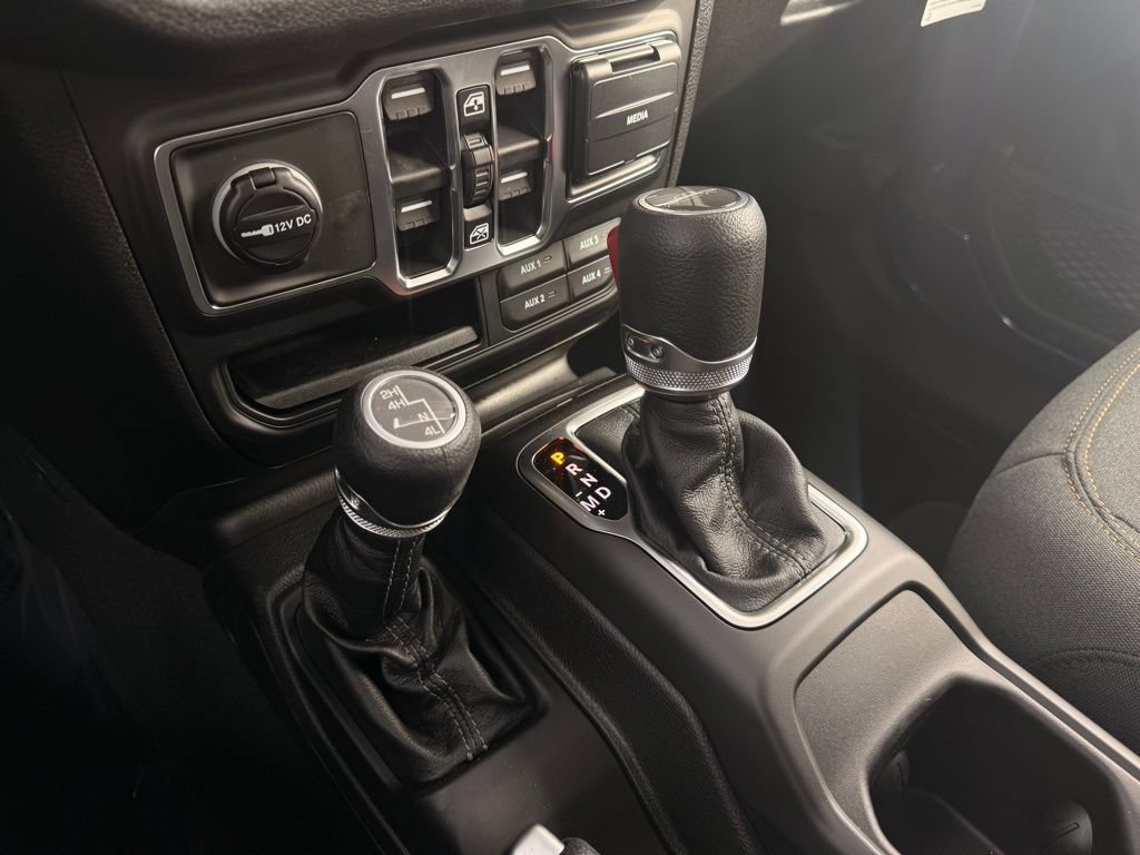 New 2026 Jeep Gladiator Sport AWD/4WD image 8