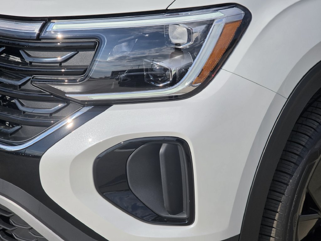 New 2026 Volkswagen Atlas Cross Sport SE FWD image 6