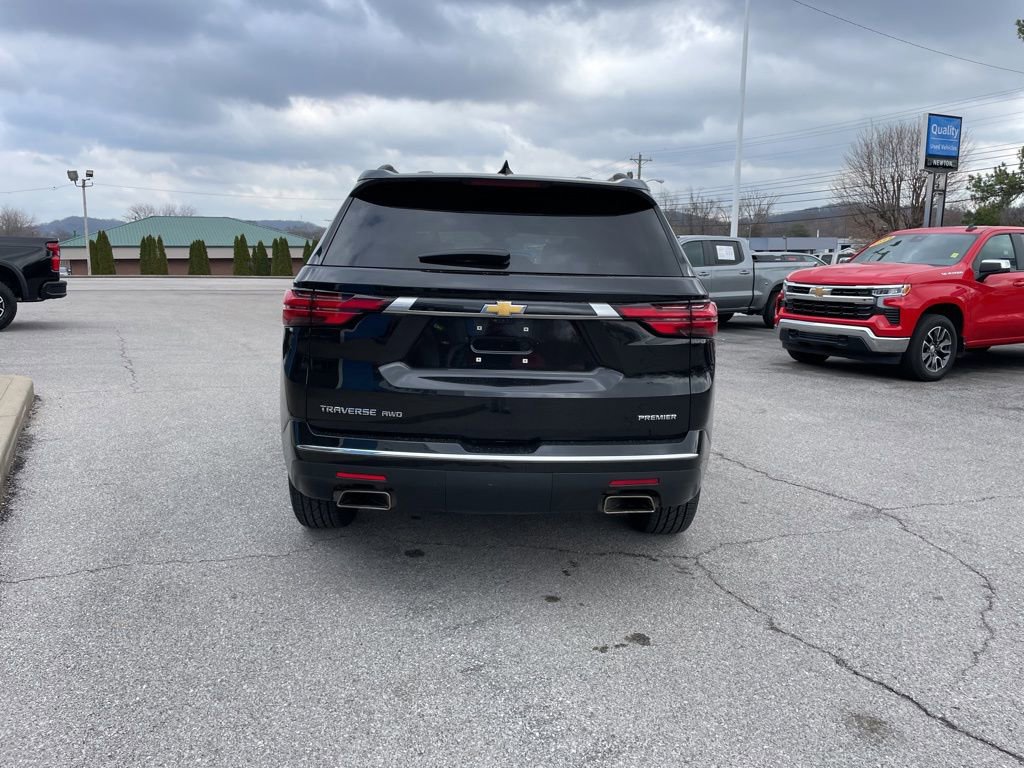 Used 2023 Chevrolet Traverse Premier w/ LPO, Cargo Package image 7