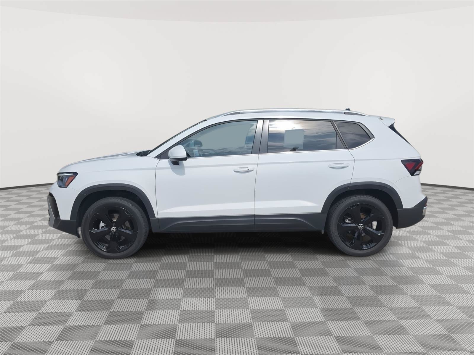 Used 2025 Volkswagen Taos SEL w/ Black Wheel Plus Package AWD/4WD image 6