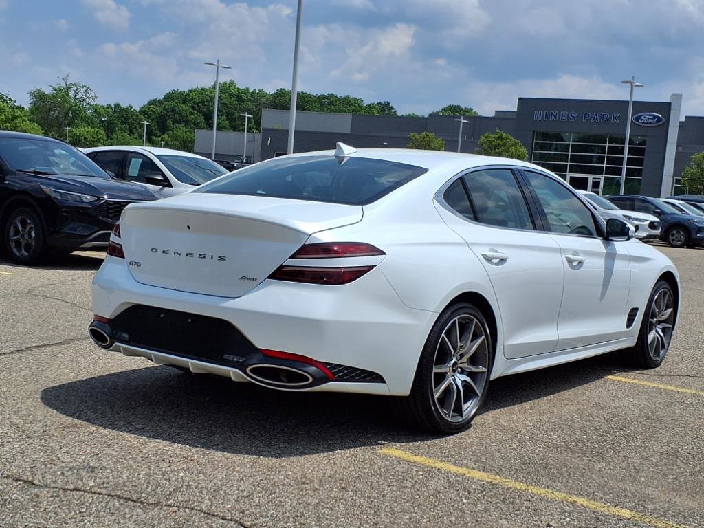 Used 2025 Genesis G70 2.5T image 7