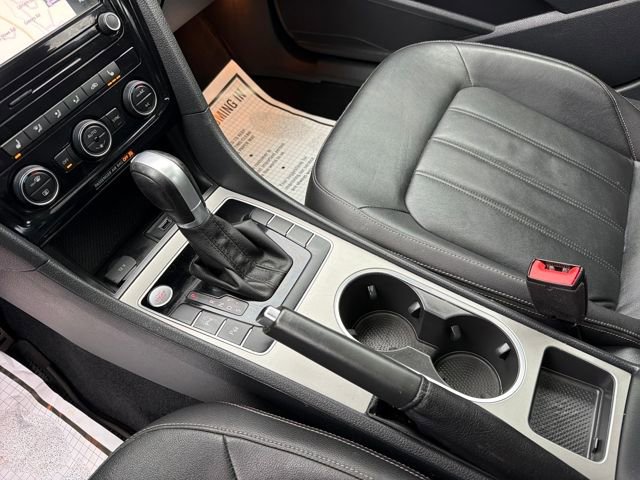 Used 2020 Volkswagen Passat 2.0T SEL image 23