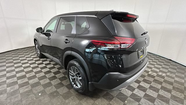 Used 2023 Nissan Rogue S AWD/4WD image 4