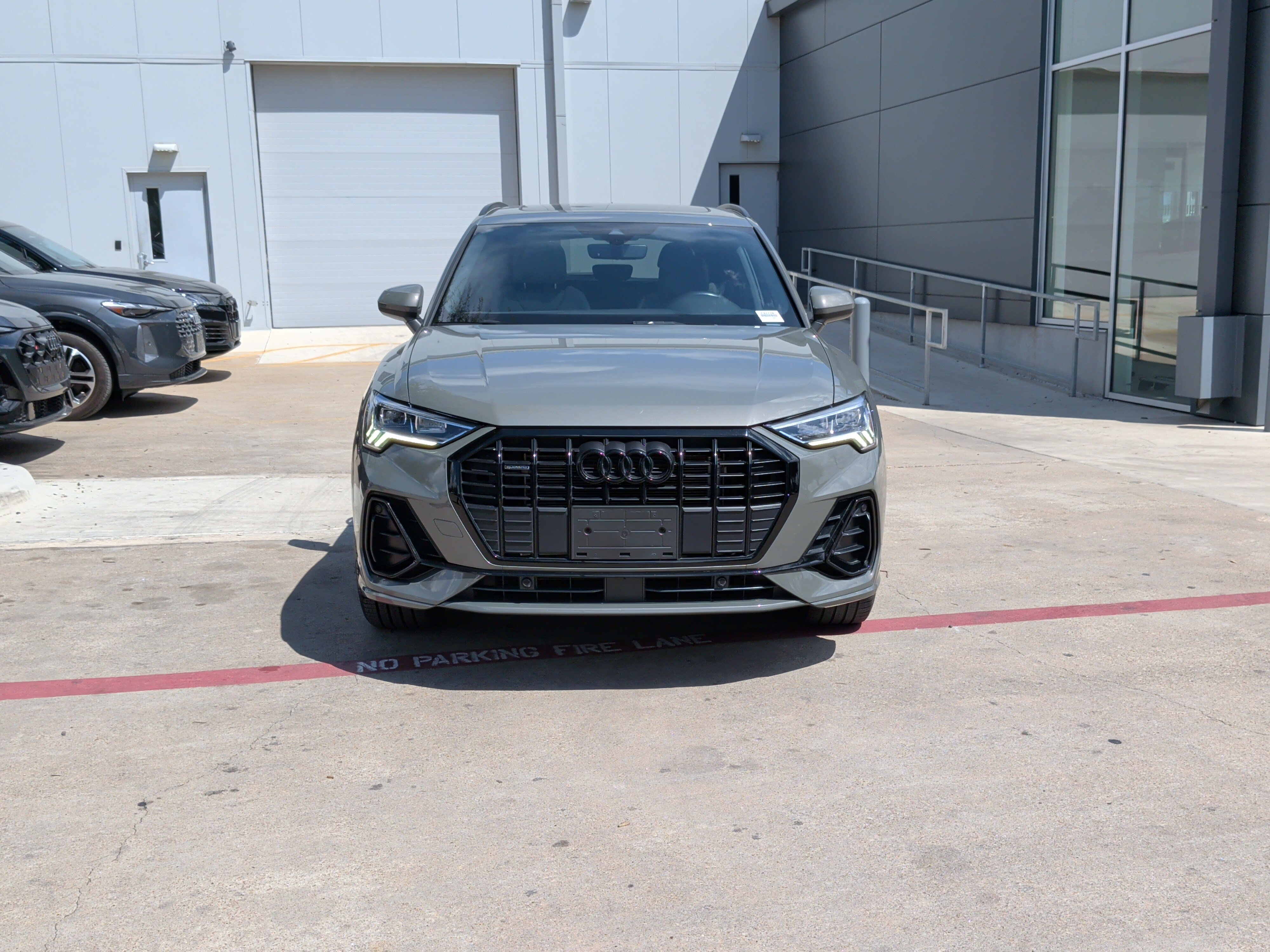 Certified 2024 Audi Q3 2.0T Premium AWD/4WD image 3