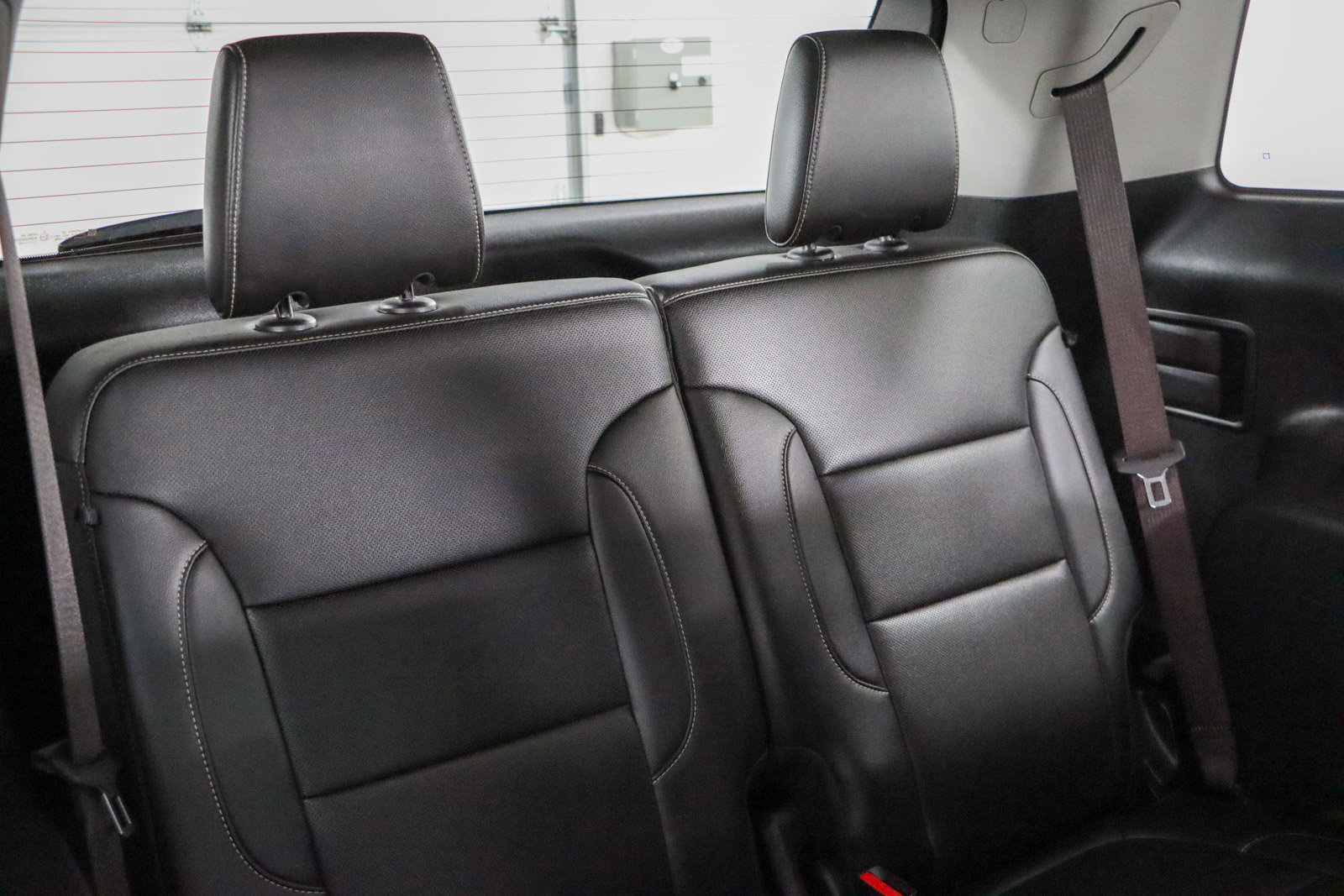 Used 2023 GMC Acadia SLT FWD image 30
