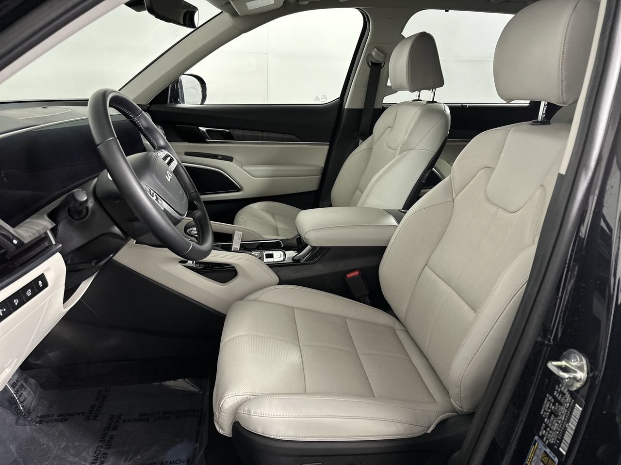 Certified 2025 Kia Telluride SX w/ SX Captain's Chair Package FWD image 3