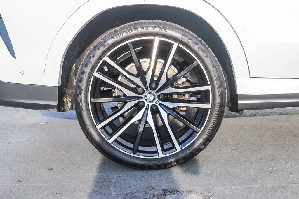 Used 2022 BMW X6 xDrive40i w/ M Sport Package AWD/4WD image 12