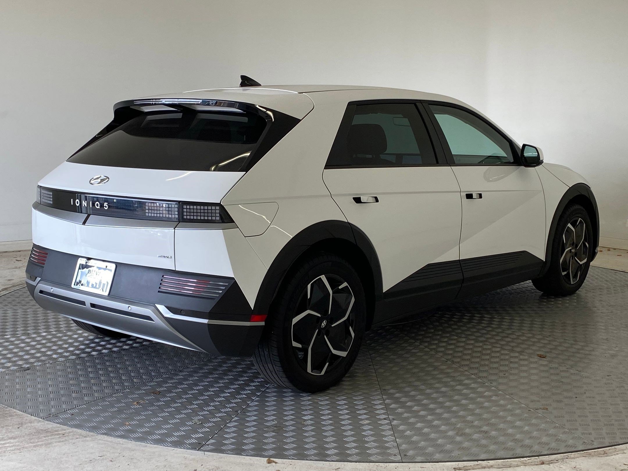 Used 2023 Hyundai Ioniq 5 SEL image 8