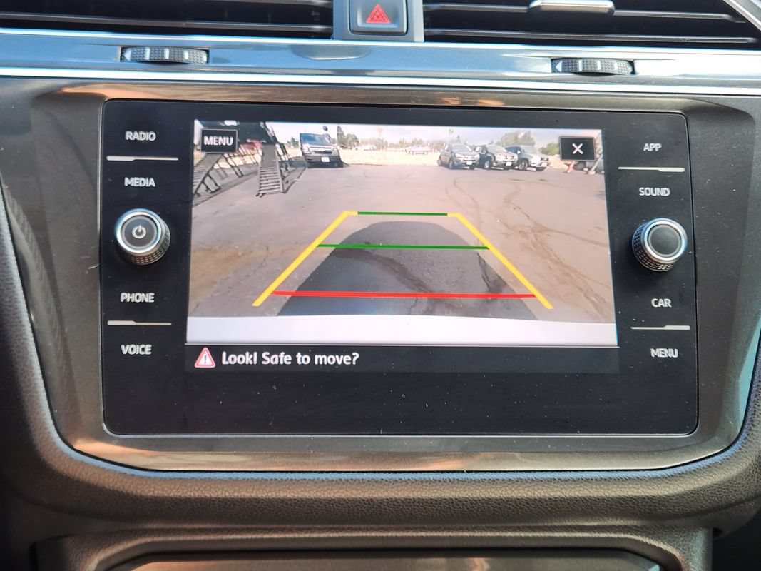 Used 2018 Volkswagen Tiguan SE AWD/4WD image 21