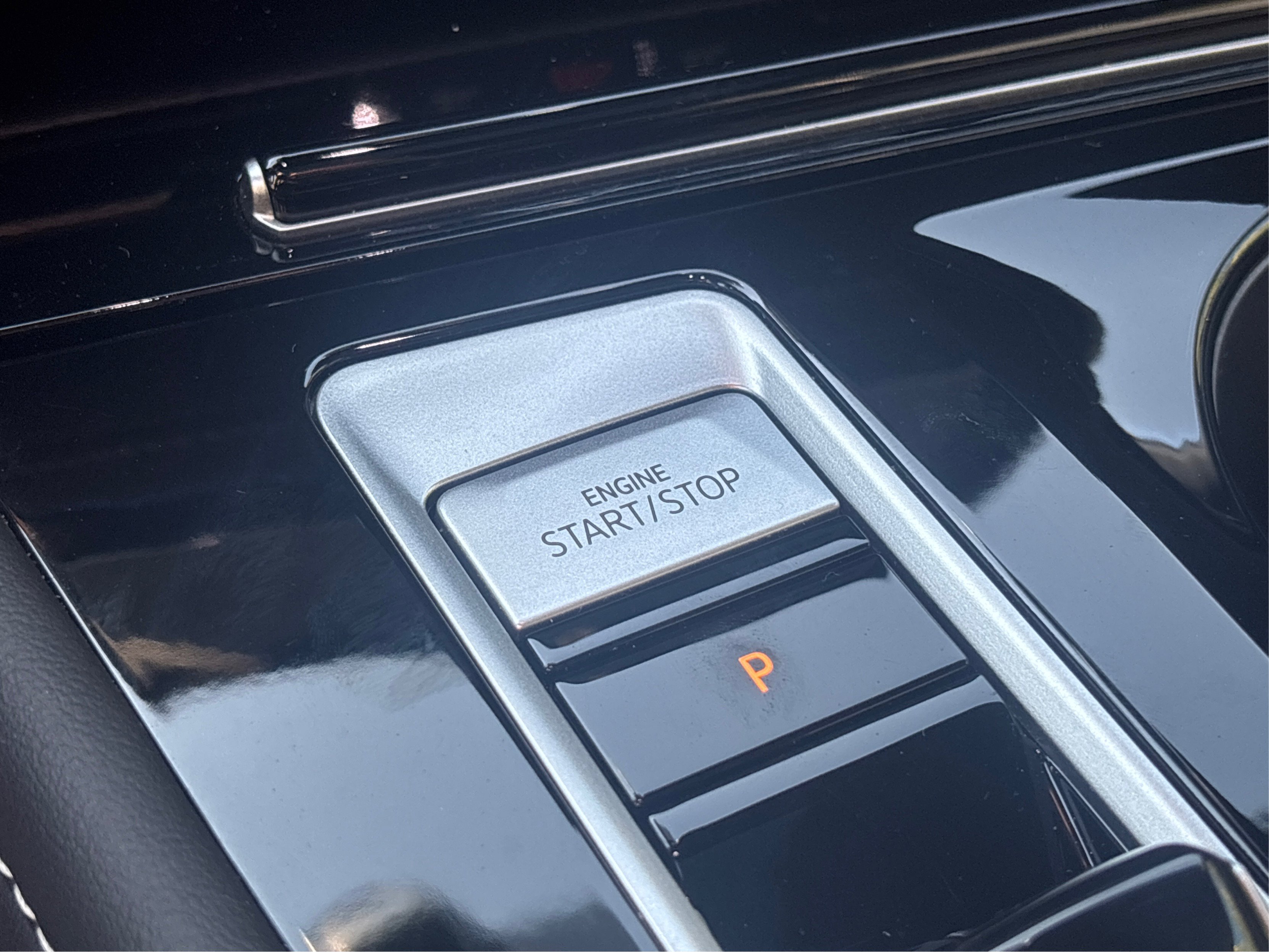 Used 2025 Volkswagen Atlas Cross Sport SEL Premium R-Line image 44