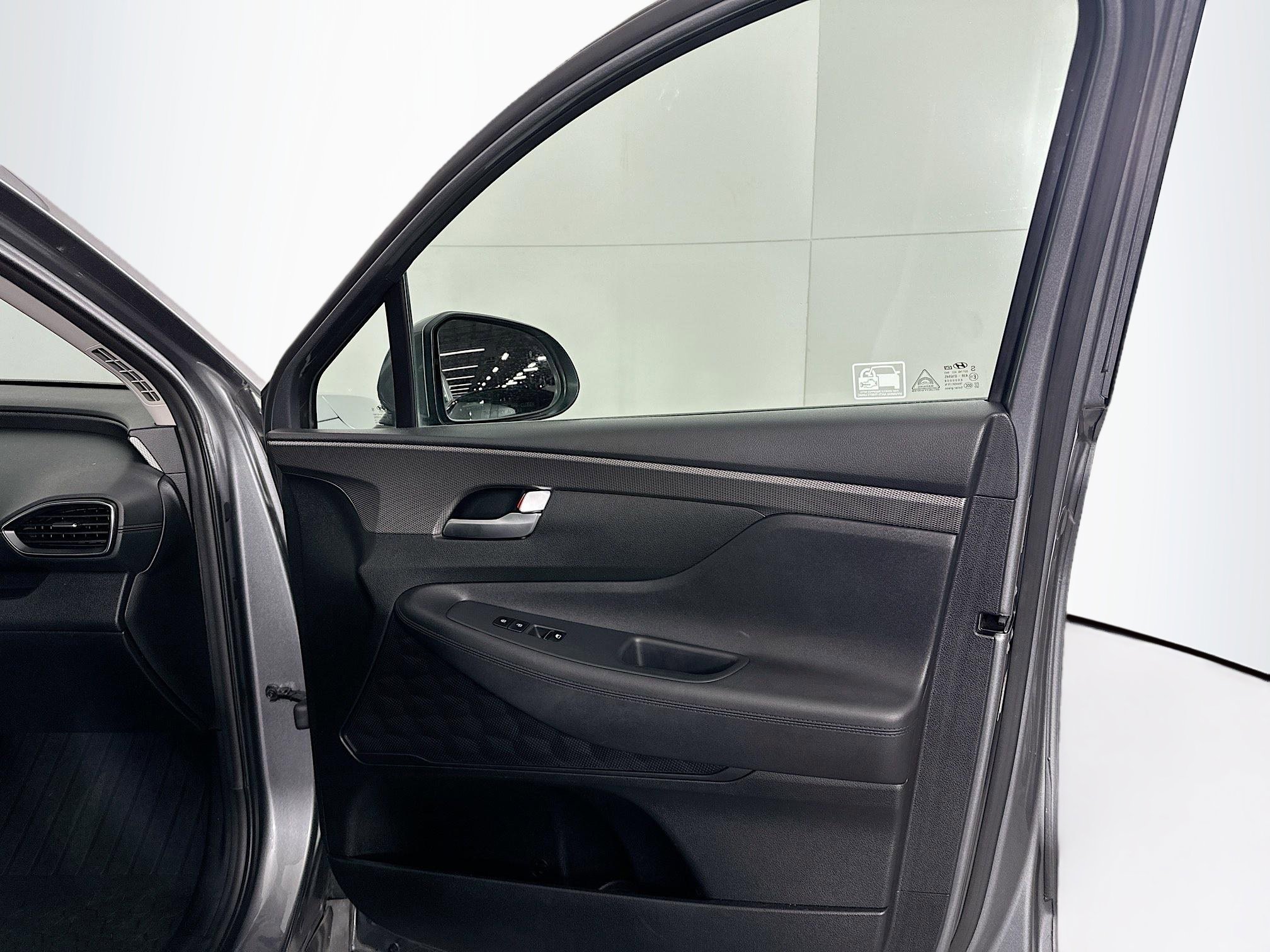 Used 2019 Hyundai Santa Fe SE FWD image 30