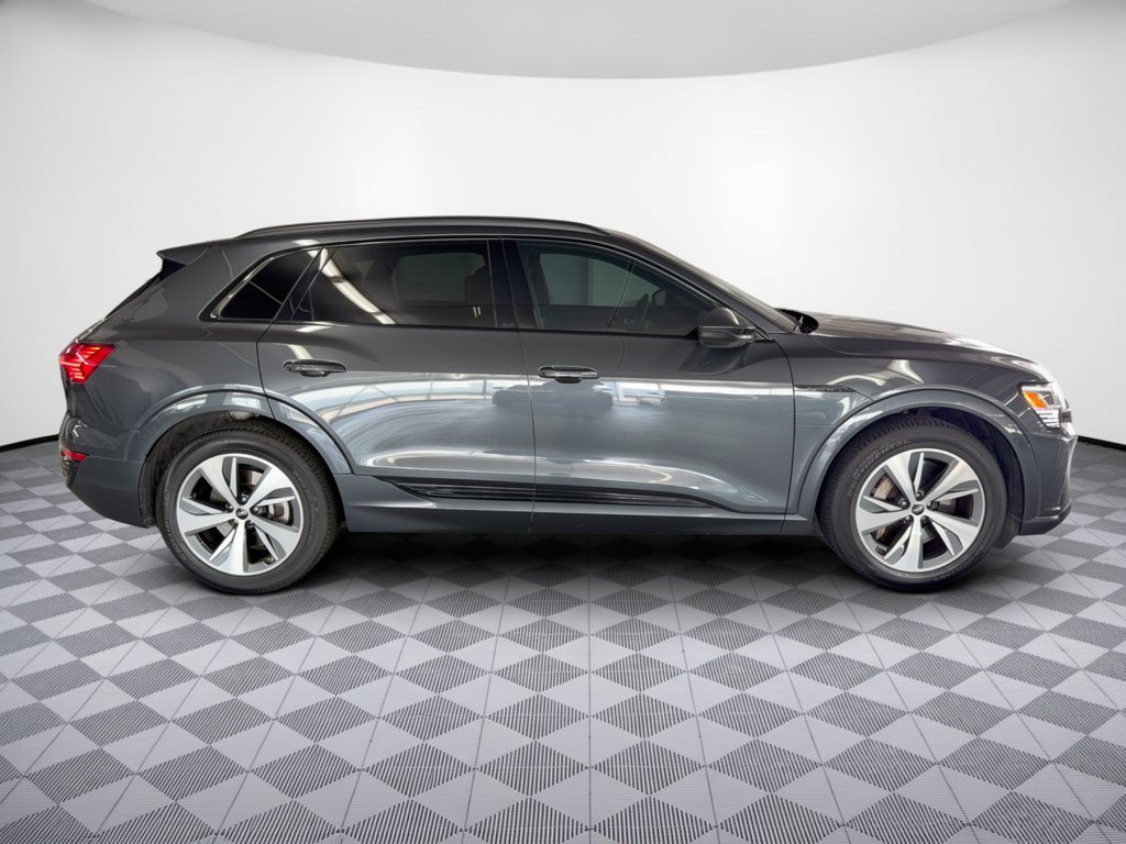 Certified 2024 Audi Q8 e-tron Premium Plus AWD/4WD image 8