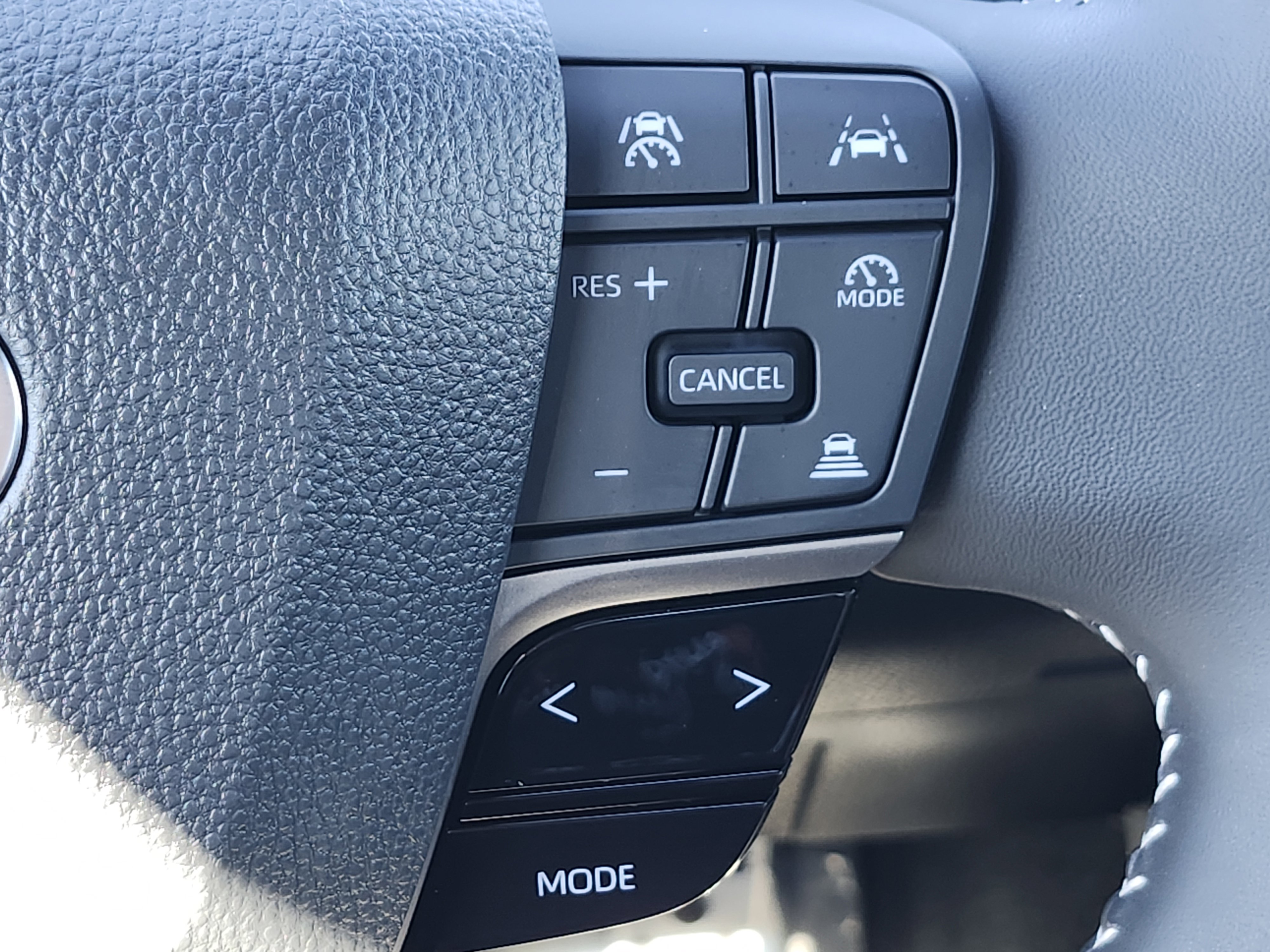 Used 2025 Toyota Camry LE image 34