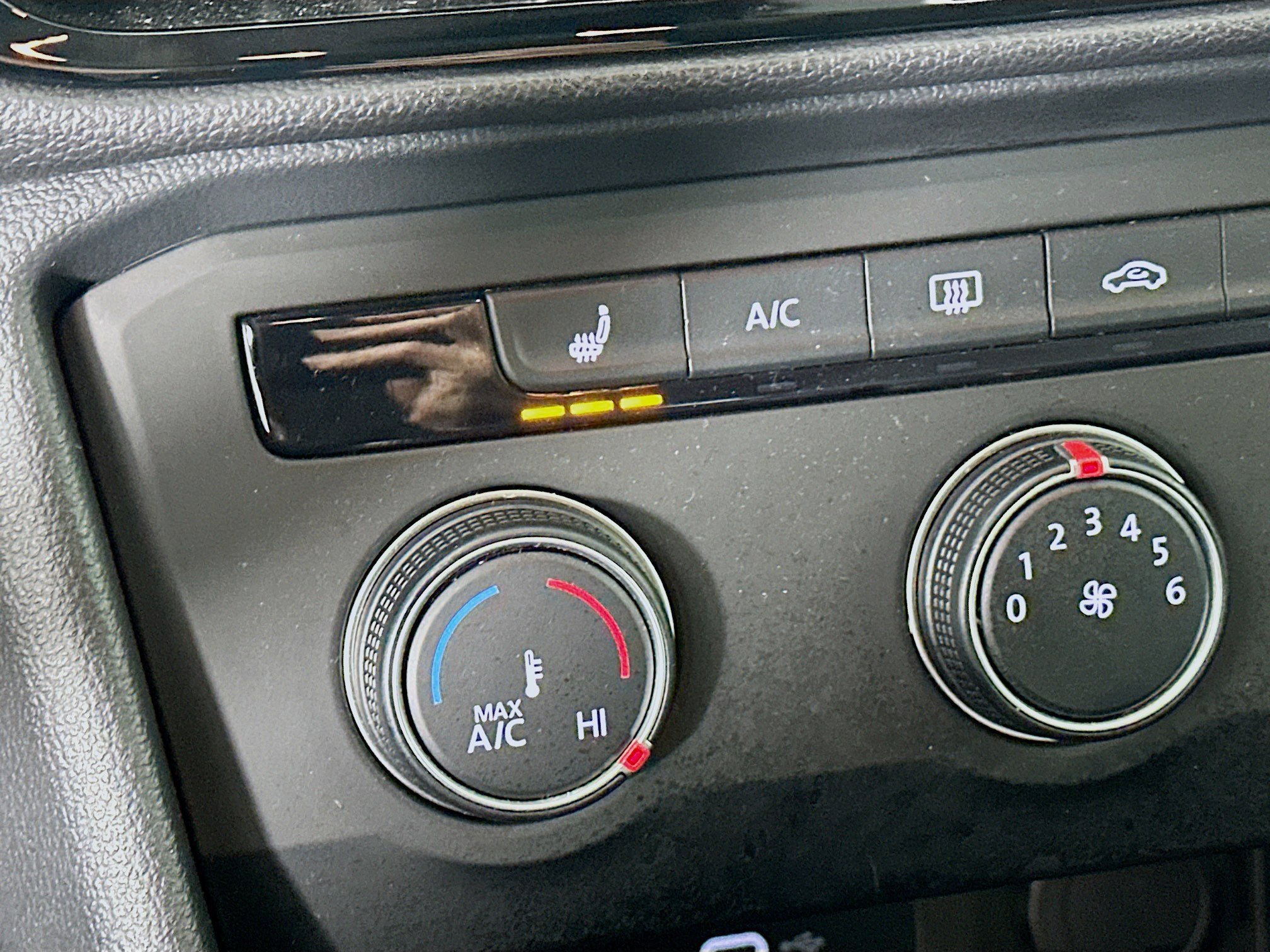 Used 2022 Volkswagen Taos SE w/ IQ.Drive SE Package image 26