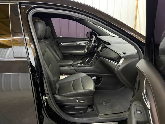 Used 2024 Cadillac XT6 Luxury w/ LPO, Floor Liner Package AWD/4WD image 34