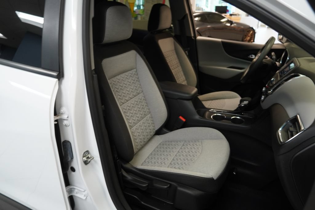 Used 2024 Chevrolet Equinox LS w/ LS Convenience Package FWD image 24