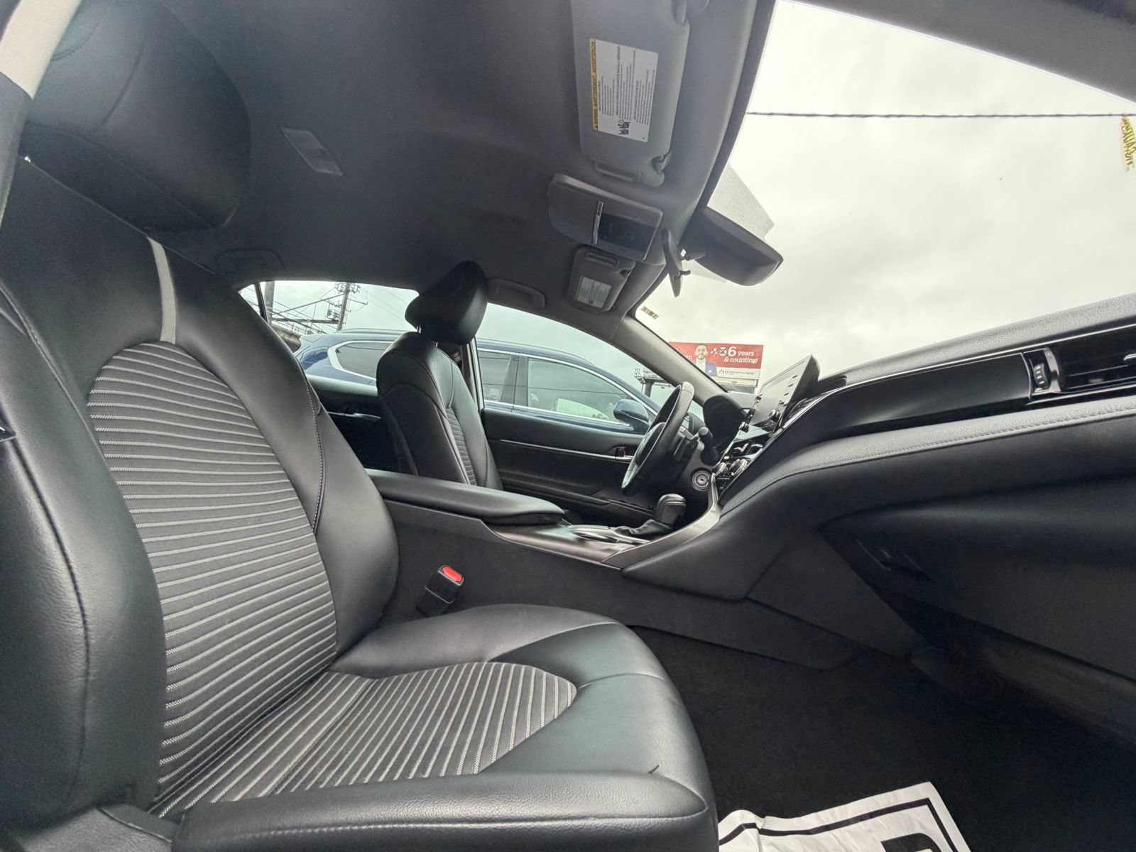 Used 2021 Toyota Camry SE FWD image 25