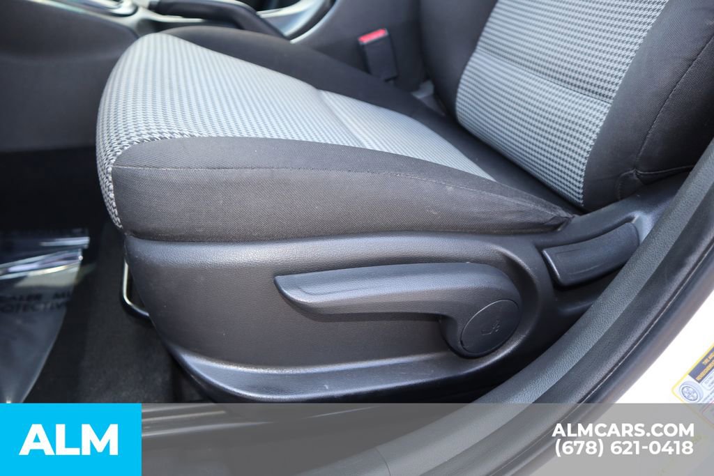 Used 2021 Hyundai Kona SE image 11