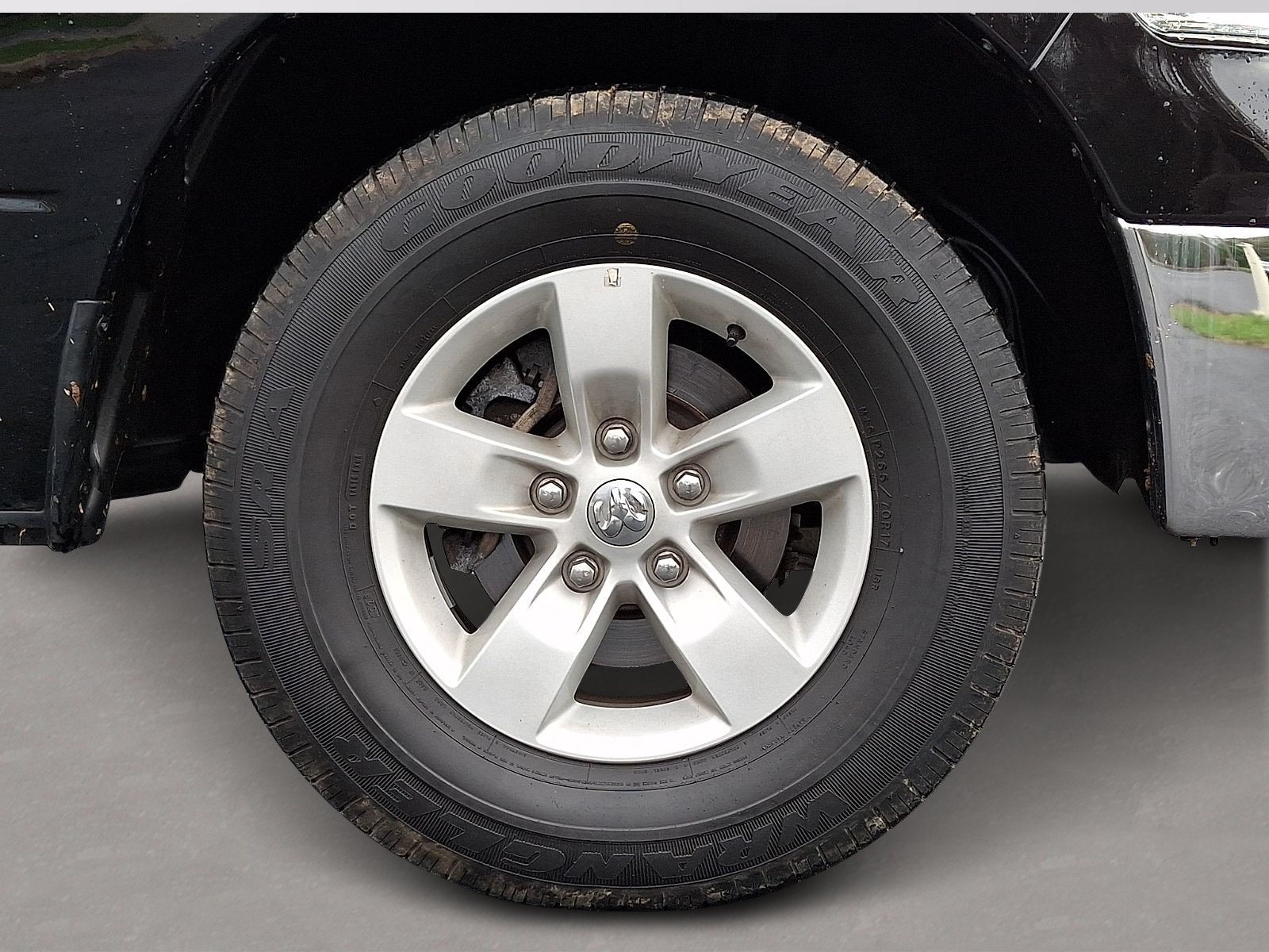Used 2024 RAM 1500 Classic SLT AWD/4WD image 8