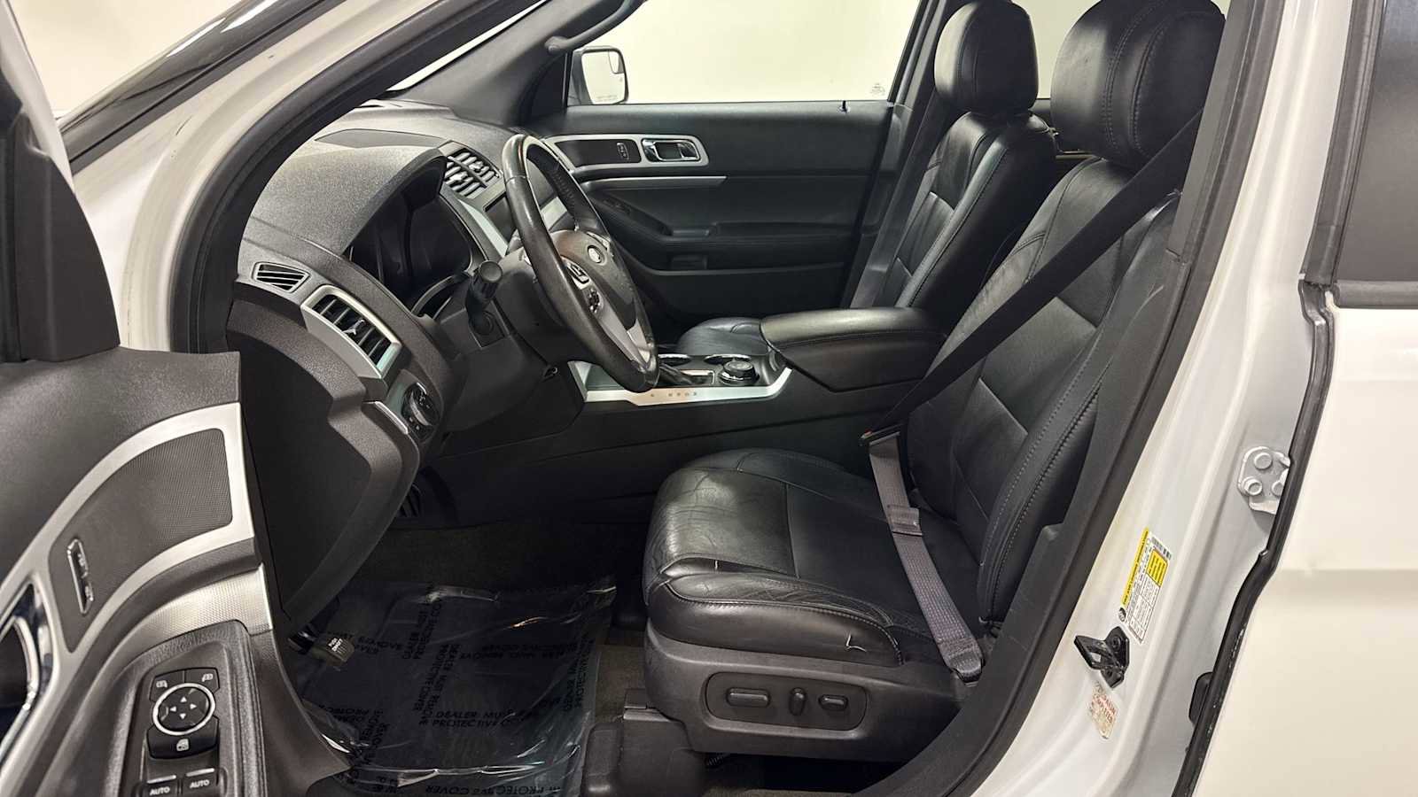 Used 2013 Ford Explorer XLT image 13