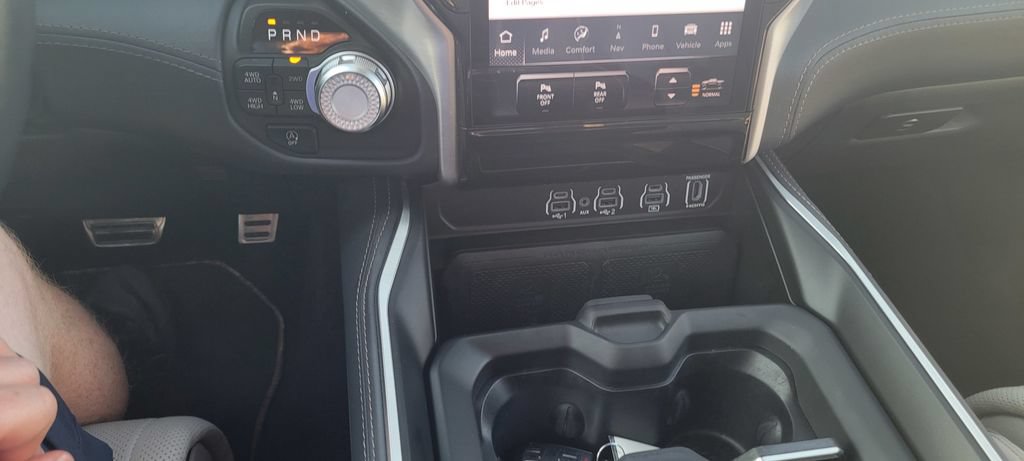 Used 2025 RAM 1500 Tungsten AWD/4WD image 18