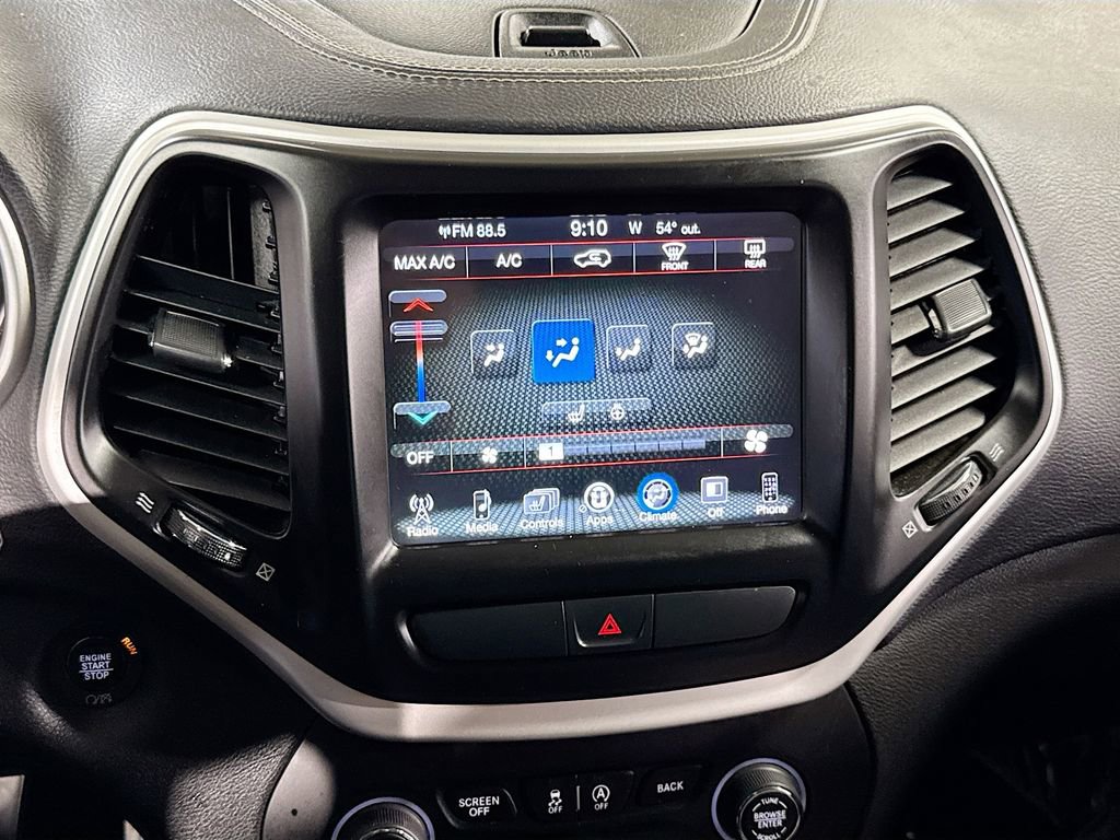 Used 2018 Jeep Cherokee Latitude Plus w/ Cold Weather Group image 21