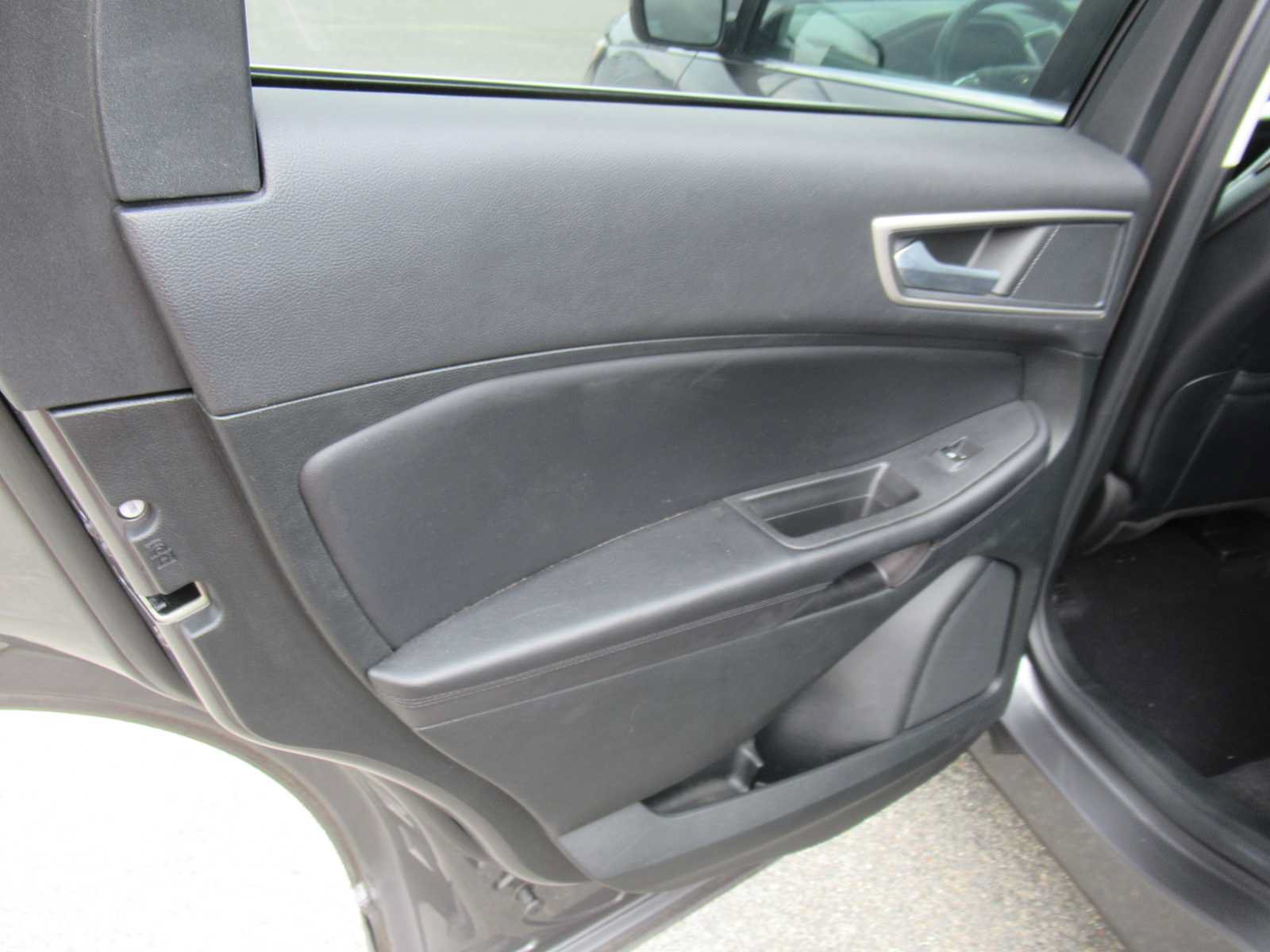 Used 2023 Ford Edge SEL AWD/4WD image 17