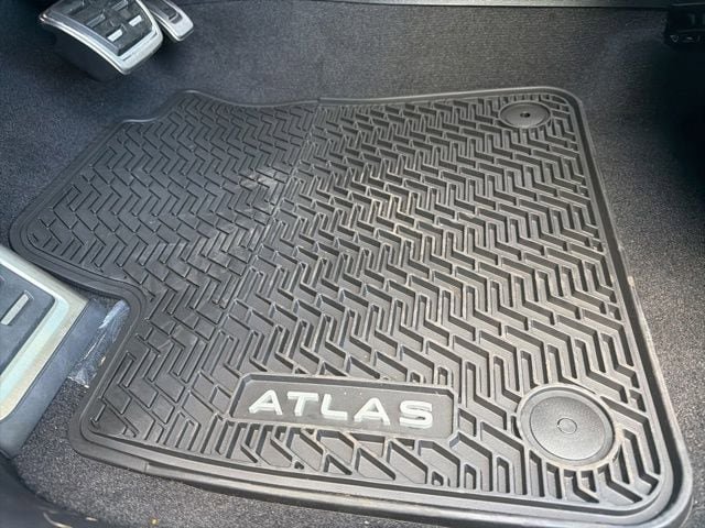New 2026 Volkswagen Atlas Cross Sport SEL R-Line image 17