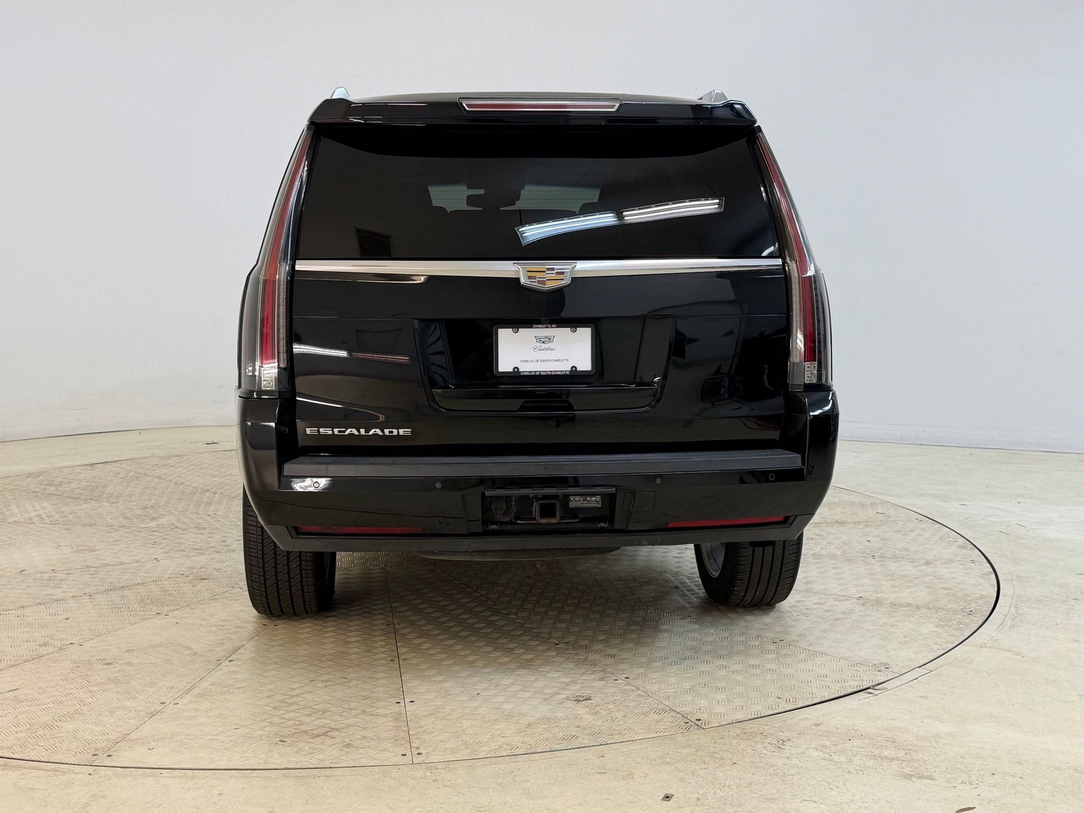 Used 2016 Cadillac Escalade Premium image 10