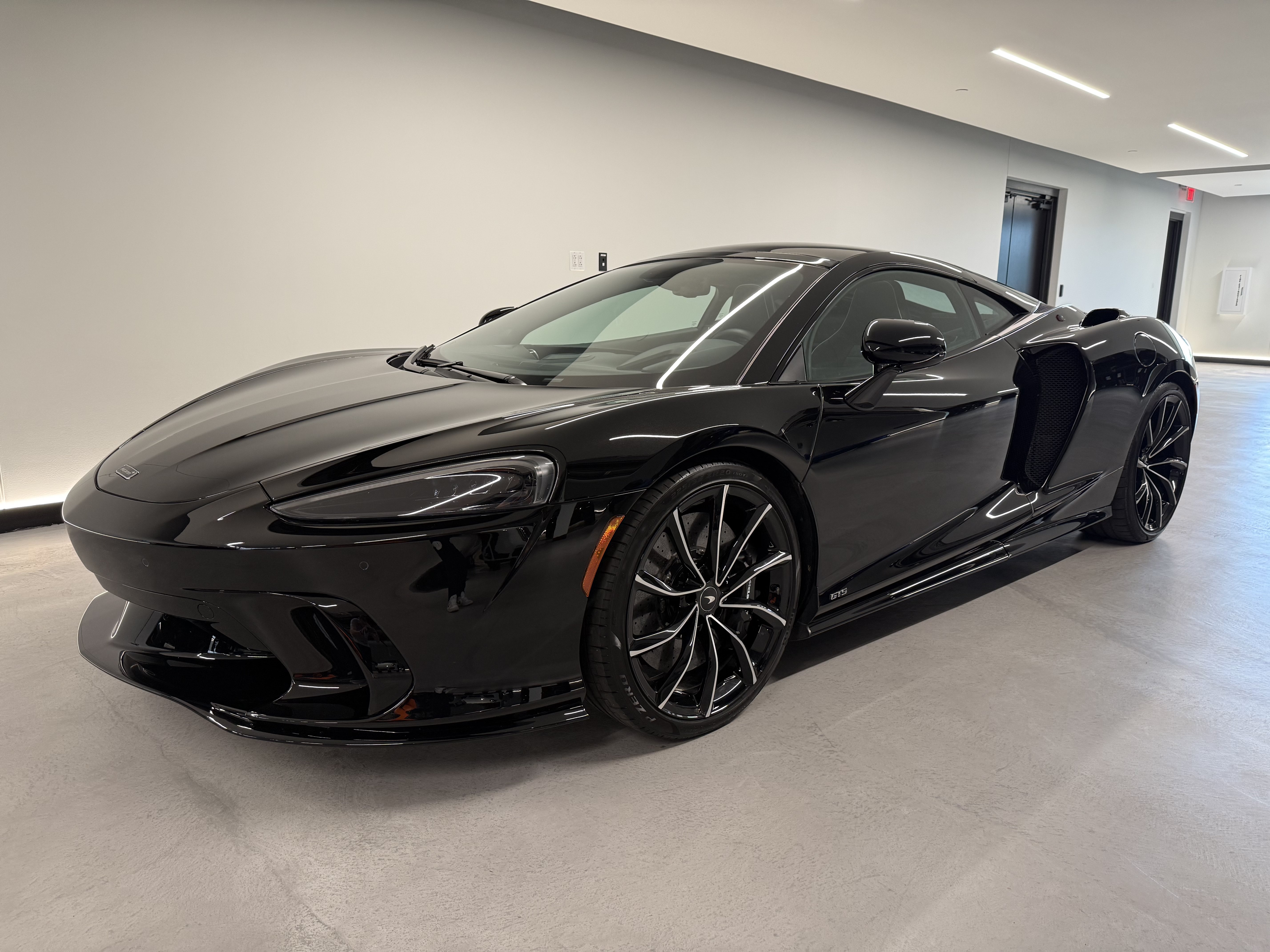 Used 2025 McLaren GTS RWD image 9