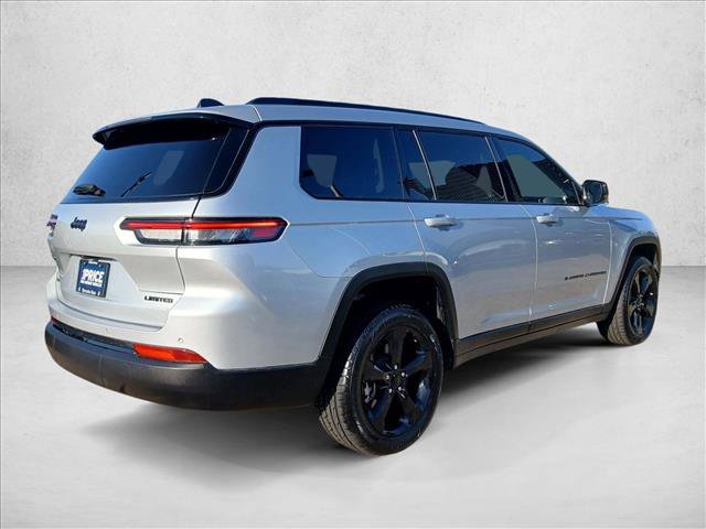 Used 2024 Jeep Grand Cherokee L Limited w/ Black Appearance Package AWD/4WD image 5